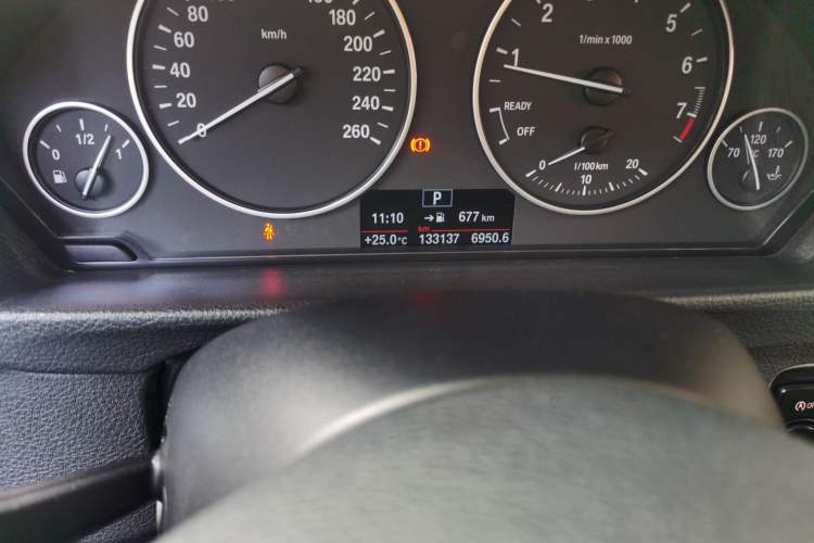 Used BMW 3 Series 2014 320i Active Edition Odometer Close Up