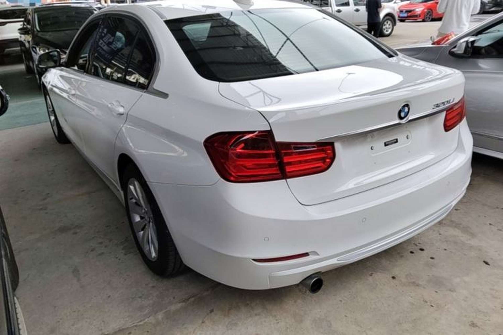 Used BMW 3 Series 2014 320Li Fashion Design Package Rear Left 45 Deg