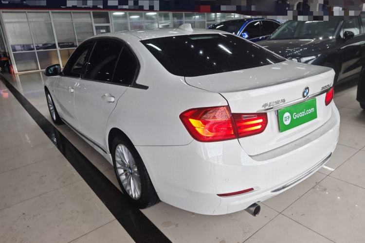 Used BMW 3 Series 2014 320Li Luxury Design Package Rear Left 45 Deg