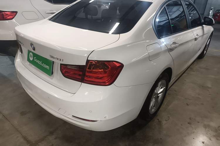 Used BMW 3 Series 2014 320i Sport Edition Rear Right 45 Deg