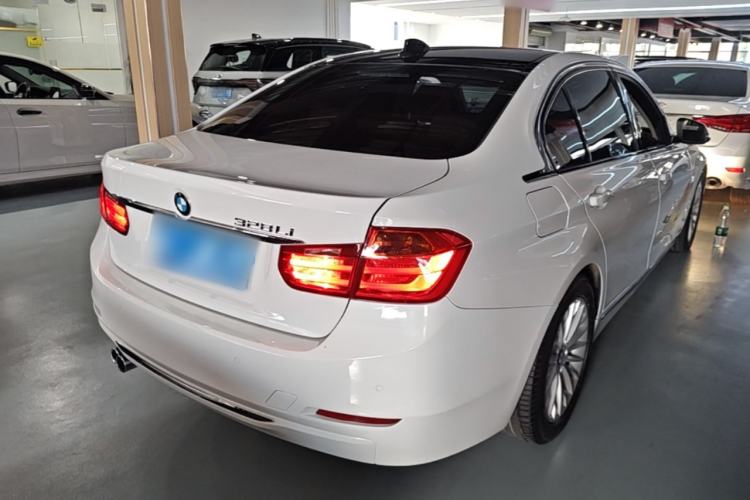 Used BMW 3 Series 2014 328Li Luxury Design Package Rear Right 45 Deg