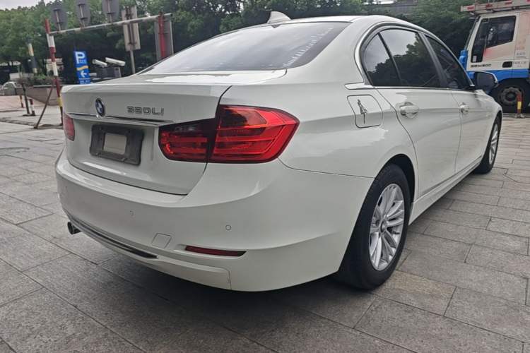 Used BMW 3 Series 2014 320Li Fashion Model Rear Right 45 Deg