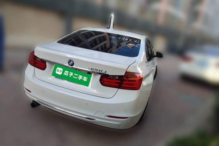 Used BMW 3 Series 2014 320Li Luxury Design Package Rear Right 45 Deg