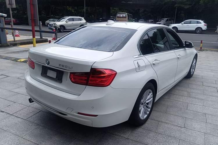 Used BMW 3 Series 2014 320Li Fashion Model Rear Right 45 Deg