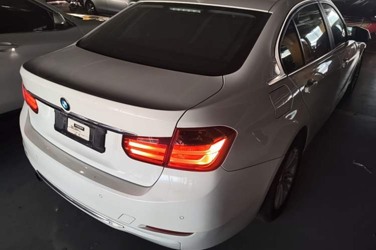 Used BMW 3 Series 2014 320Li Fashion Model Rear Right 45 Deg