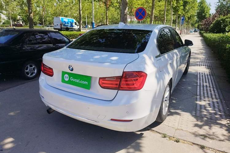 Used BMW 3 Series 2014 320Li Fashion Model Rear Right 45 Deg