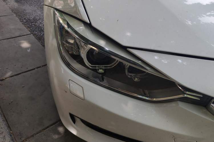 Used BMW 3 Series 2014 320i Sport Edition Right Front Headlight