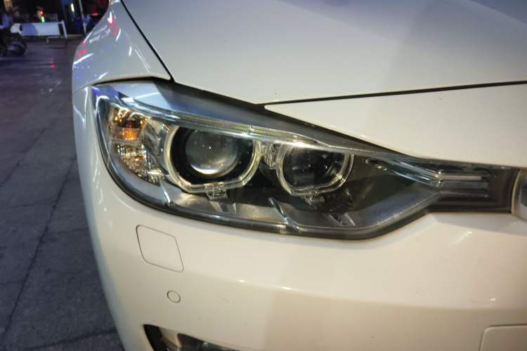 Used BMW 3 Series 2014 320Li Fashion Model Right Front Headlight