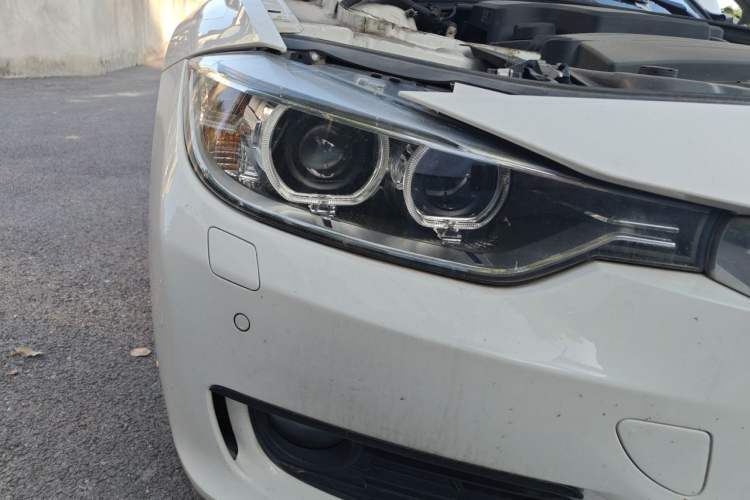 Used BMW 3 Series 2014 320i Sport Edition Right Front Headlight