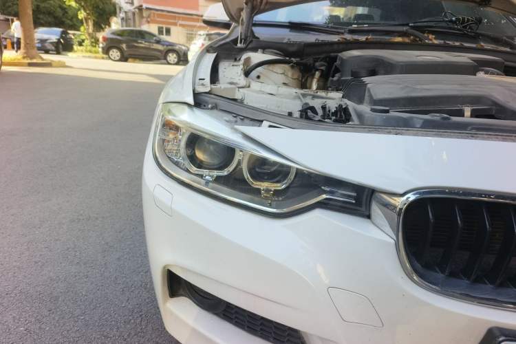 Used BMW 3 Series 2014 320i M Sport Edition Right Front Headlight