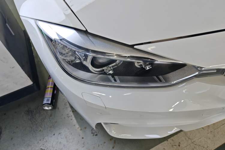 Used BMW 3 Series 2014 320i Sport Edition Right Front Headlight