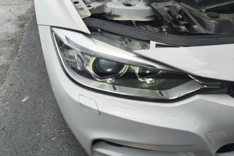 Used BMW 3 Series 2014 320i Sport Design Package Right Front Headlight