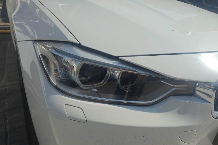 Used BMW 3 Series 2014 320i Sport Edition Right Front Headlight