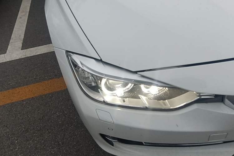 Used BMW 3 Series 2014 320Li Fashion Model Right Front Headlight