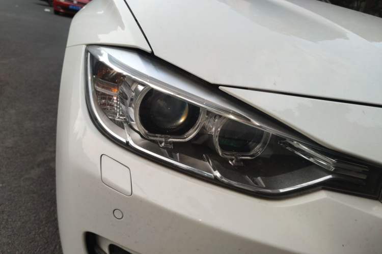 Used BMW 3 Series 2014 320Li Fashion Model Right Front Headlight
