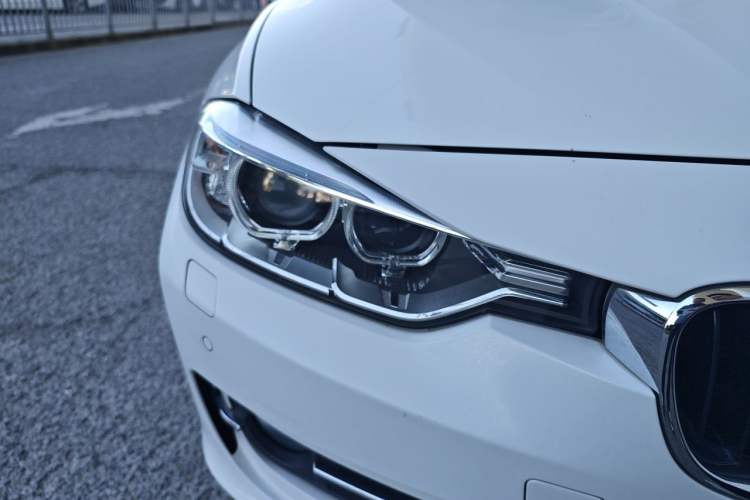 Used BMW 3 Series 2014 320Li Fashion Model Right Front Headlight