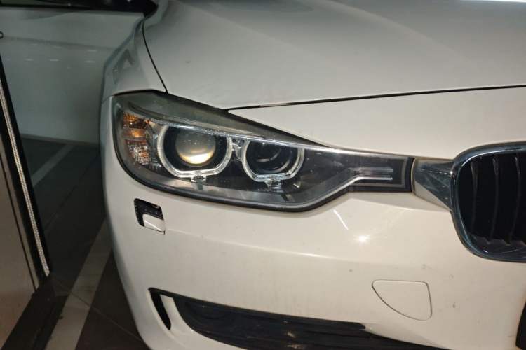Used BMW 3 Series 2014 320i Sport Edition Right Front Headlight