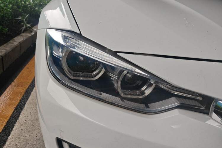 Used BMW 3 Series 2014 320i Active Edition Right Front Headlight