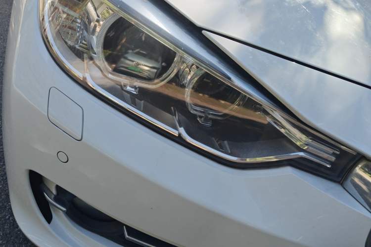 Used BMW 3 Series 2014 320Li Fashion Model Right Front Headlight