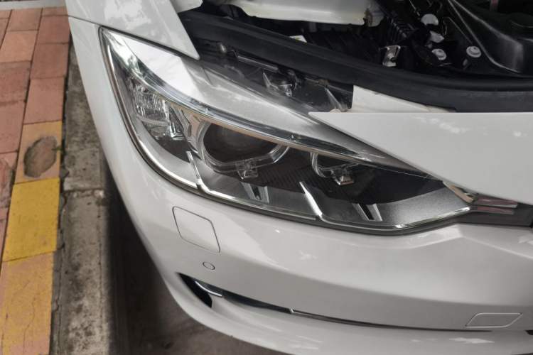 Used BMW 3 Series 2014 320Li Fashion Model Right Front Headlight