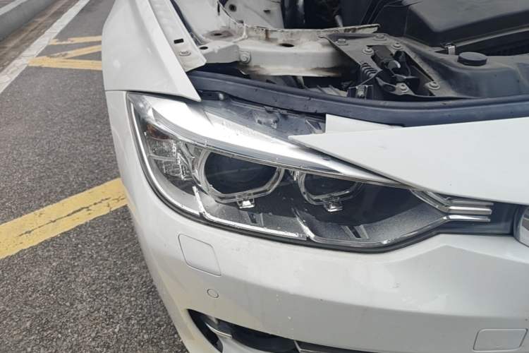 Used BMW 3 Series 2014 320i Sport Edition Right Front Headlight