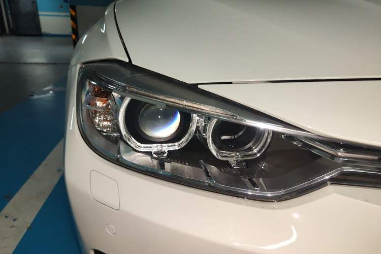 Used BMW 3 Series 2014 320Li Fashion Model Right Front Headlight