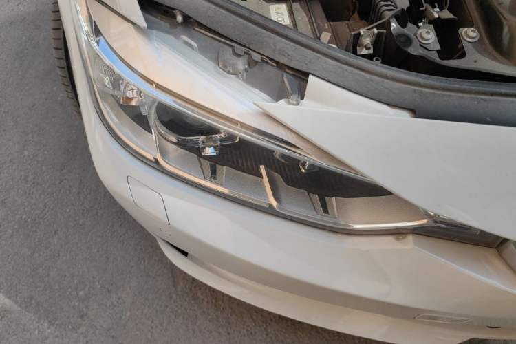 Used BMW 3 Series 2014 320Li Fashion Model Right Front Headlight