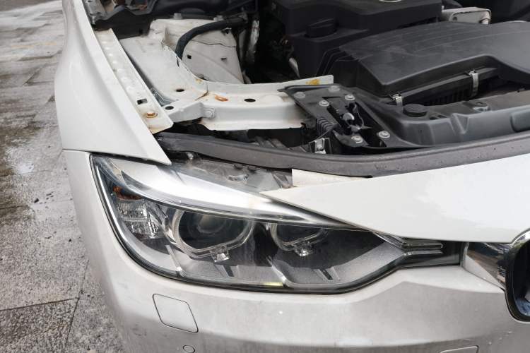 Used BMW 3 Series 2014 320Li Fashion Model Right Front Headlight