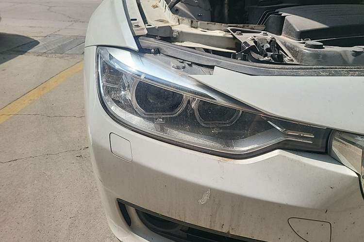 Used BMW 3 Series 2014 320i Sport Edition Right Front Headlight