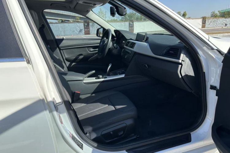 Used BMW 3 Series 2014 320Li Fashion Model Right Front Seat