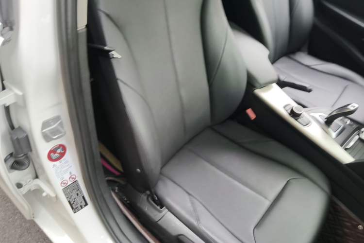 Used BMW 3 Series 2014 320Li Fashion Model Right Front Seat
