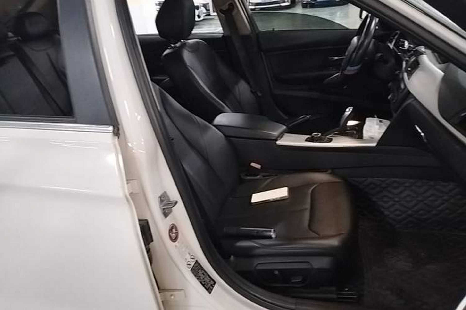 Used BMW 3 Series 2014 320Li Fashion Model Right Front Seat