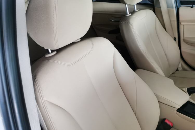 Used BMW 3 Series 2014 320Li Fashion Model Right Front Seat