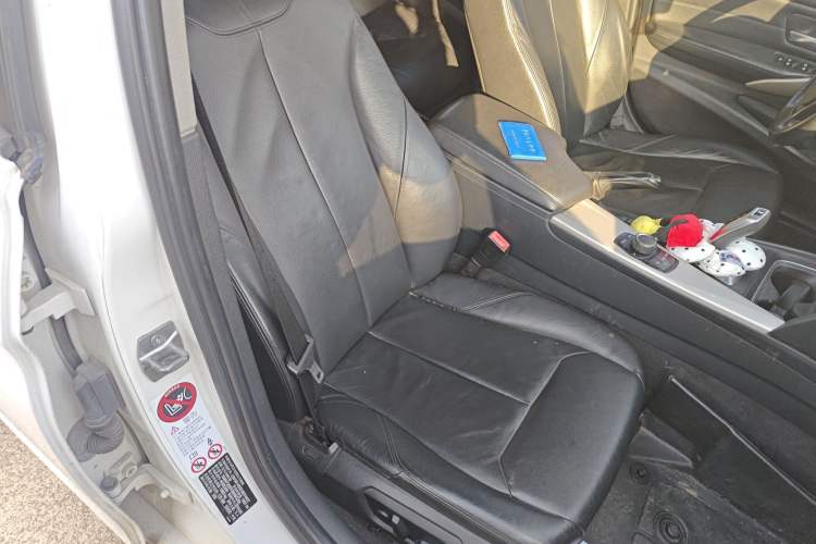 Used BMW 3 Series 2014 320i Sport Edition Right Front Seat