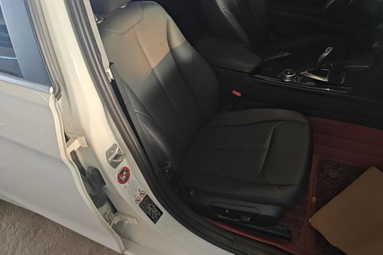 Used BMW 3 Series 2014 320Li Fashion Model Right Front Seat