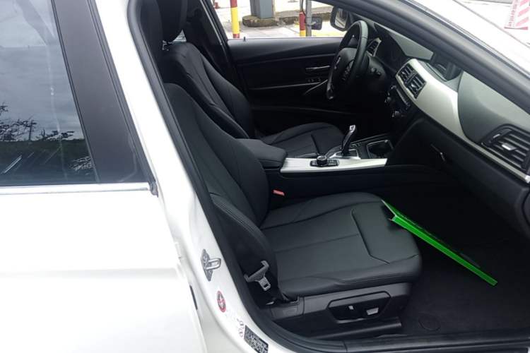 Used BMW 3 Series 2014 320Li Fashion Model Right Front Seat