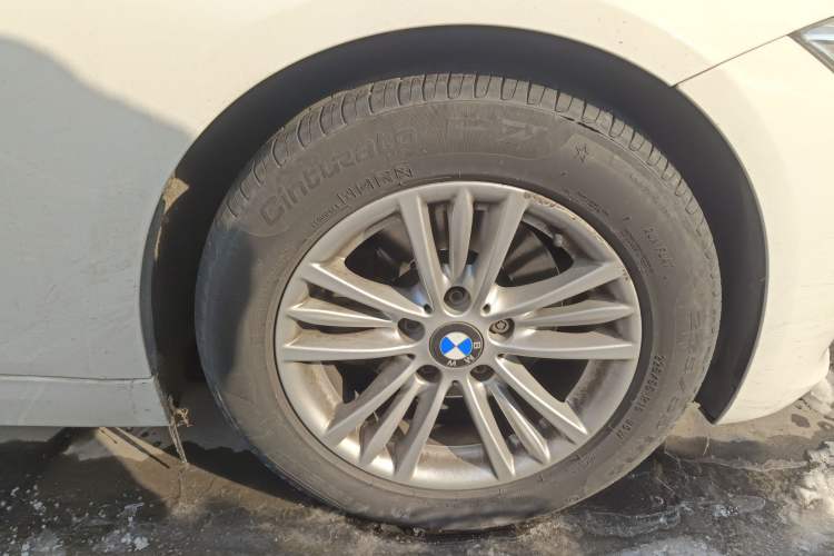 Used BMW 3 Series 2014 320Li Fashion Model Right Front Wheel Hub