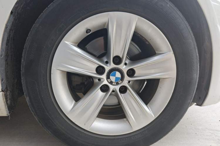 Used BMW 3 Series 2014 320i Active Edition Right Front Wheel Hub