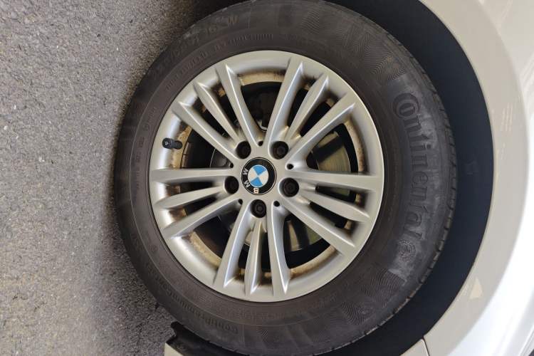 Used BMW 3 Series 2014 320Li Fashion Model Right Front Wheel Hub