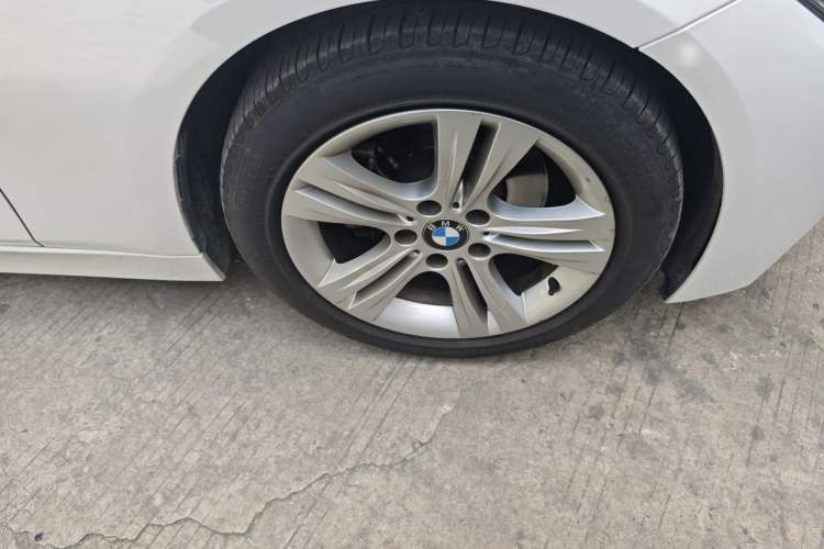 Used BMW 3 Series 2014 328i Sport Design Package Right Front Wheel Hub