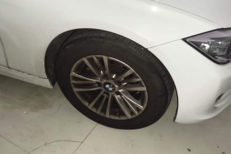 Used BMW 3 Series 2014 320Li Fashion Model Right Front Wheel Hub