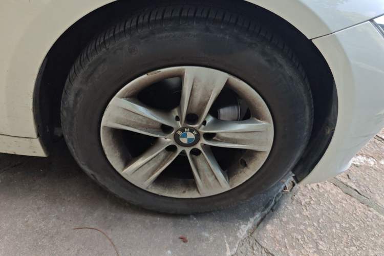Used BMW 3 Series 2014 320i Sport Edition Right Front Wheel Hub