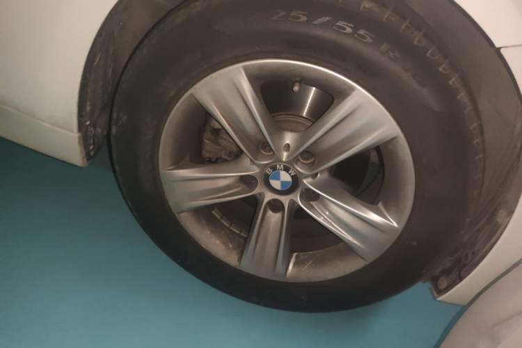 Used BMW 3 Series 2014 320i Sport Edition Right Front Wheel Hub