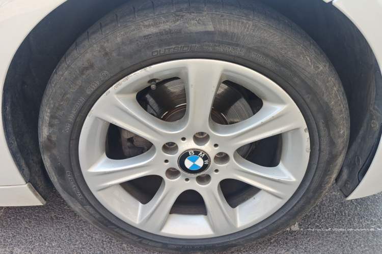 Used BMW 3 Series 2014 328Li Fashion Model Right Front Wheel Hub