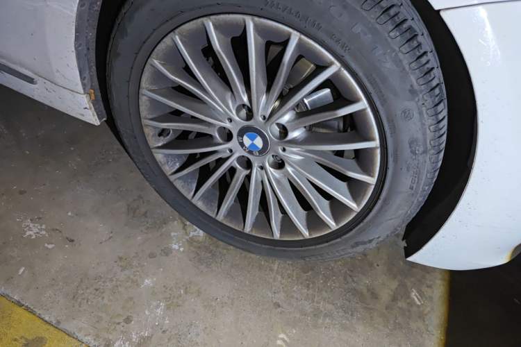 Used BMW 3 Series 2014 320Li Luxury Design Package Right Front Wheel Hub