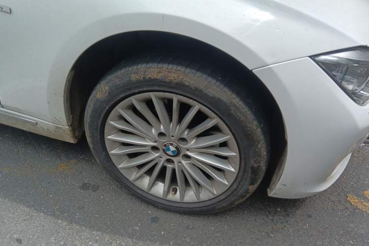 Used BMW 3 Series 2014 320Li Luxury Design Package Right Front Wheel Hub