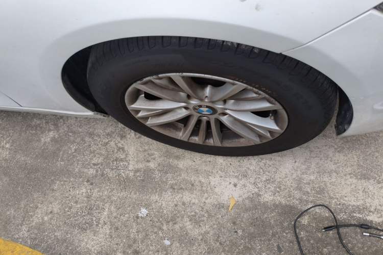 Used BMW 3 Series 2014 320Li Fashion Model Right Front Wheel Hub