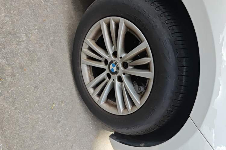 Used BMW 3 Series 2014 320Li Fashion Model Right Front Wheel Hub