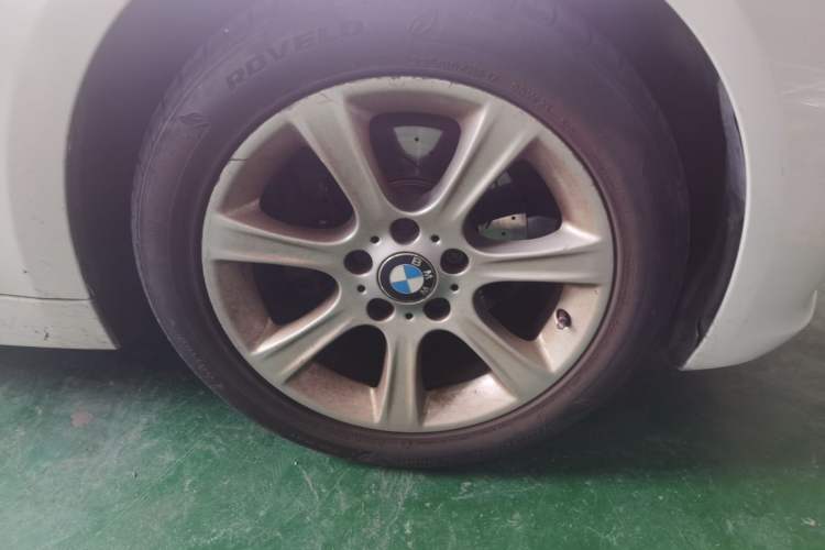 Used BMW 3 Series 2014 328Li Fashion Model Right Front Wheel Hub