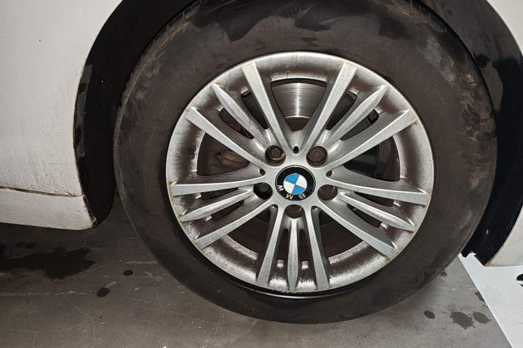 Used BMW 3 Series 2014 320Li Fashion Model Right Front Wheel Hub